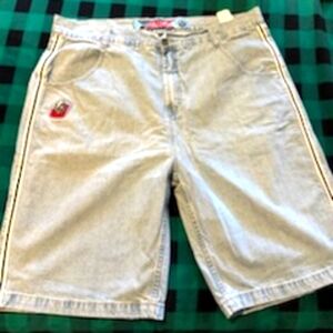 JNCO JEAN SHORTS SIZE 44 WAIST